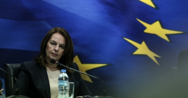 Αλλαγές στον υπολογισμό των τελών κυκλοφορίας, προανήγγειλε η υφυπ. Οικονομικών