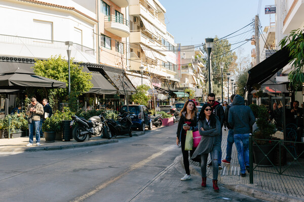 Γιατί δεν βγαίνει πια ο κόσμος στο Μπουρνάζι;