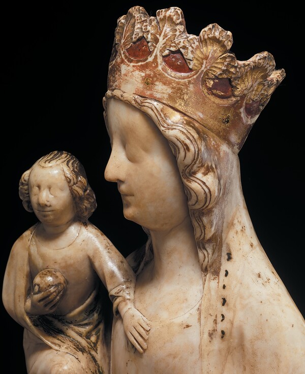 Σπάνιο μεσαιωνικό άγαλμα της Παρθένου με τον Ιησού επιστρέφει στο Βρετανικό Μουσείο