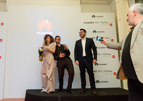 Εντυπωσιακή παρουσίαση για τα νέα smartphones Huawei P10 & P10 Plus!