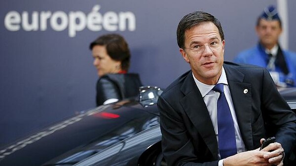 Ο ολλανδός πρωθυπουργός προτρέπει τονΤσαβούσογλου να μην έρθει στη χώρα