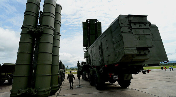 Η Τουρκία αποφασίζει αν θα προμηθευτεί ρωσικούς πυραύλους S-400