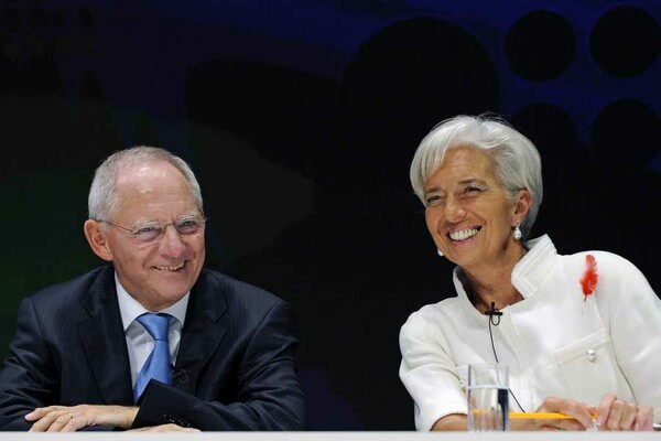 Süddeutsche Zeitung: Θύματα της διαμάχης ΔΝΤ-Σόιμπλε οι πολίτες στην Ελλάδα