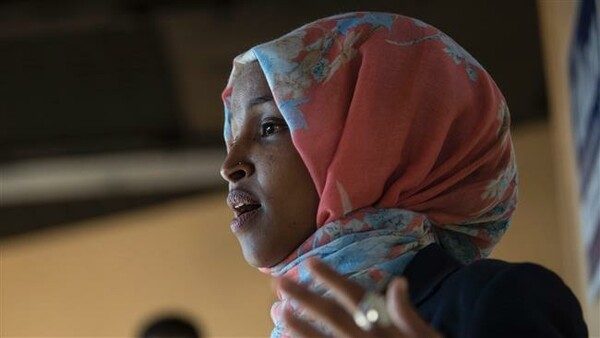 Τσεχία: Το δικαστήριο απορρίπτει αγωγή για διακρίσεις από Σομαλή που ήθελε να φορά μαντίλα στη σχολή της
