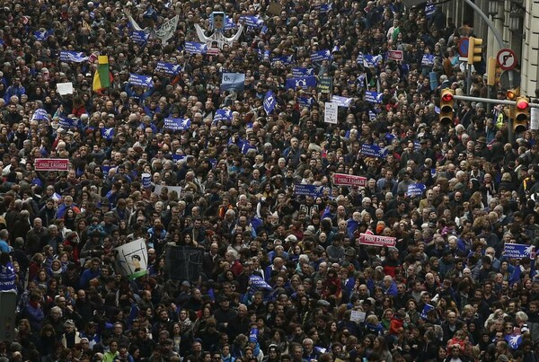 Βαρκελώνη: 300.000 άνθρωποι διαδήλωσαν υπέρ της υποδοχής προσφύγων