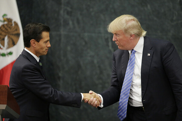 Oι Μεξικανοί στηρίζουν την απόφαση του Προέδρου τους να μην δεχτεί τον Τραμπ