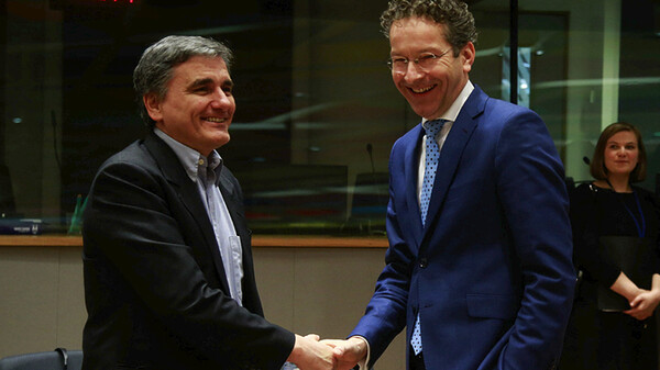 Politico: Η ελληνική κρίση μπορεί τώρα να αφαιρεθεί από την λίστα των προτεραιοτήτων της Ε.Ε.