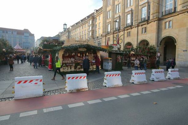 To Bερολίνο θρηνεί: Κλειστές σήμερα οι χριστουγεννιάτικες αγορές