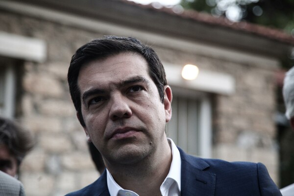 Ο Τσίπρας δίνει συνέντευξη με αφορμή τα «δύο χρόνια ΣΥΡΙΖΑ»: «Ούτε ένα ευρώ επιπλέον μέτρα, είναι θέμα αξιοπρέπειας»