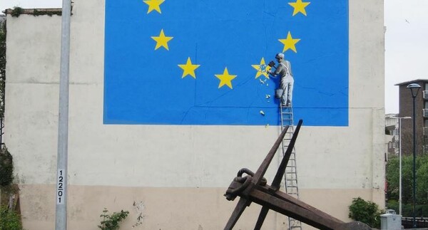 Μόλις αποκαλύφθηκε το νέο έργο του Banksy και είναι για το Brexit