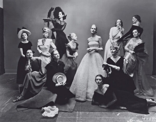 Η Anna Wintour επέλεξε τις καλύτερες φωτογραφίες από το αρχείο της Vogue