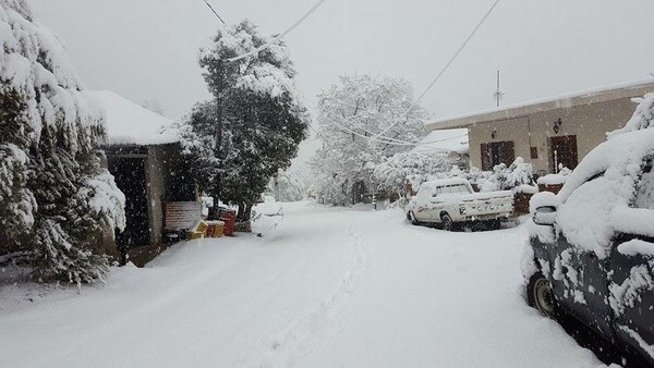 Στα λευκά μεγάλο μέρος της χώρας- Πού υπάρχουν ακόμα δυσχέρειες στην κυκλοφορία