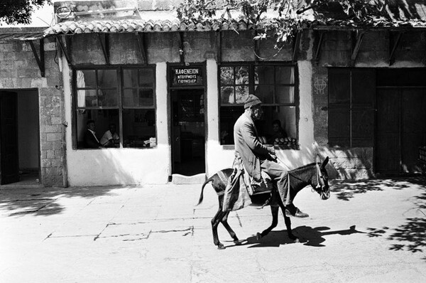 Η κρουαζιέρα ενός στρατιώτη που έγινε φωτογράφος στην Ελλάδα του '60