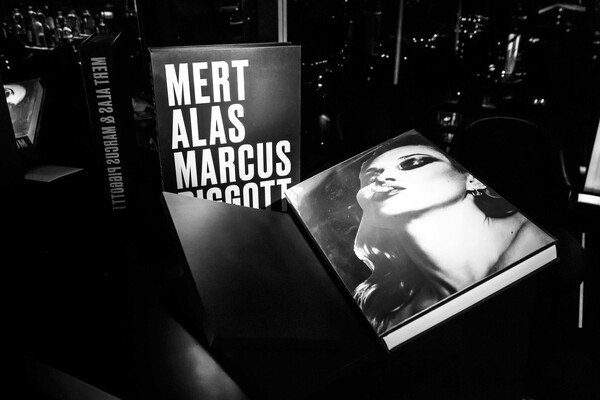 Το νέο συλλεκτικό βιβλίο των Mert & Marcus