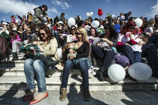 ΓΚΑΛΟΠ | Υποστηρίζετε το δημόσιο θηλασμό;