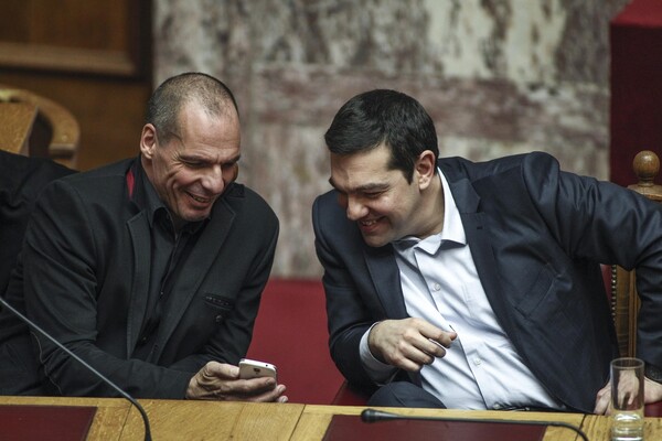Βαρουφάκης: Ο Τσίπρας ήταν έτοιμος να δεχτεί το Grexit του Σόμπλε- Τα sms που δημοσιεύει