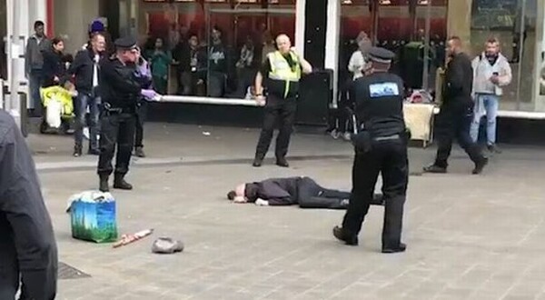 Βρετανία: Συνελήφθη άνδρας με μαχαίρι στο κέντρο του Μπέρμιγχαμ