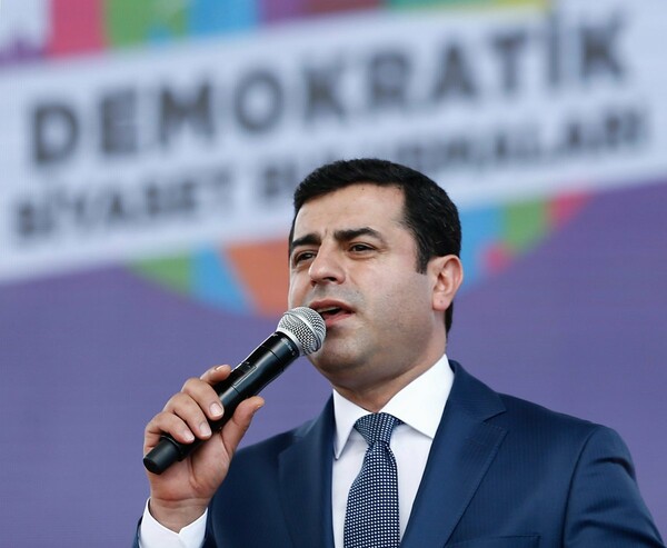 Τουρκία: Ξεκινά σήμερα η δίκη του προέδρου του φιλοκουρδικού HDP, Σελαχατίν Ντεμιρτάς