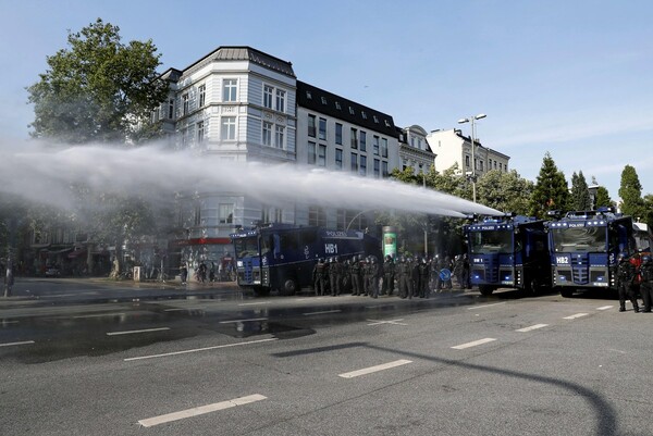 G20: Πεδίο μάχης το Αμβούργο - Και Έλληνες στα άνευ προηγουμένου επεισόδια