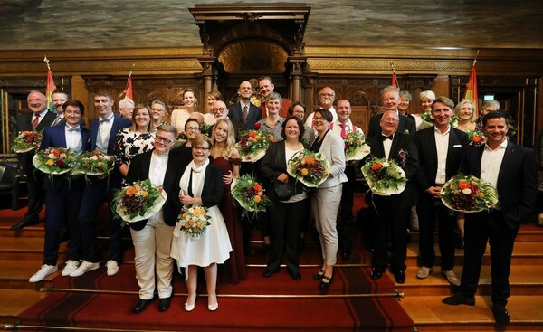 Το πρώτο ομόφυλο ζευγάρι που παντρεύτηκε στη Γερμανία μετά την ισχύ του «γάμου για όλους»