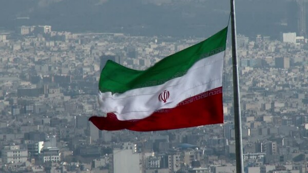 Η Τεχεράνη απορρίπτει τις κατηγορίες των ΗΠΑ ότι αποσταθεροποιεί την περιοχή