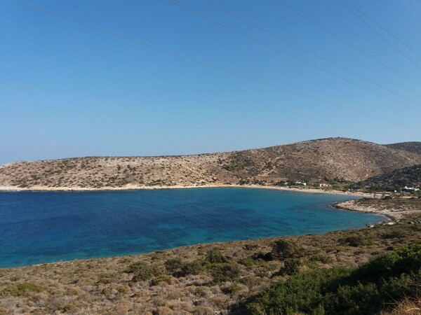 Ηρακλειά: ελεύθερη, αγνή και ξεχασμένη ανάμεσα στα μεγαθήρια των Κυκλάδων