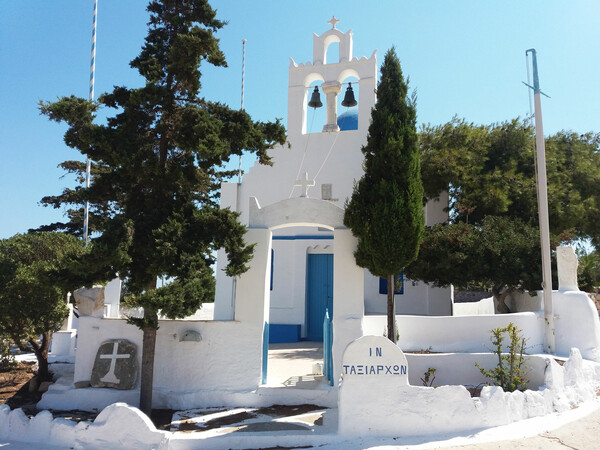 Ηρακλειά: ελεύθερη, αγνή και ξεχασμένη ανάμεσα στα μεγαθήρια των Κυκλάδων