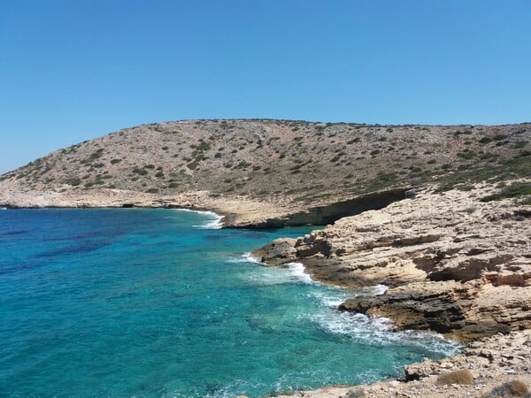 Ηρακλειά: ελεύθερη, αγνή και ξεχασμένη ανάμεσα στα μεγαθήρια των Κυκλάδων