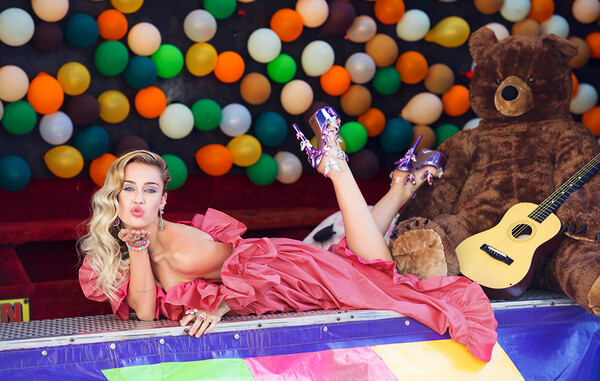 Η Miley Cyrus είχε δηλώσει πως θα μεταναστεύσει αν εκλεγεί ο Τραμπ αλλά τελικά άλλαξε γνώμη