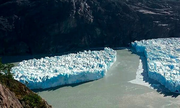 Μεγάλο παγόβουνο αποκολλήθηκε από τον διάσημο παγετώνα Γκρέι στη νότια Χιλή