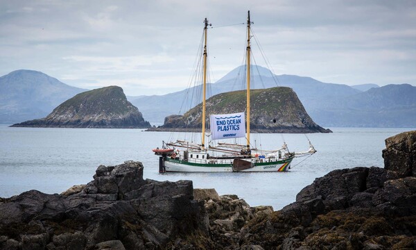 Η Greenpeace στις ακτές της Σκωτίας