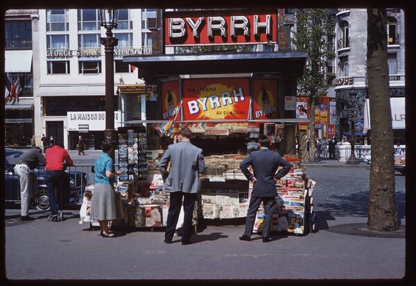 Στους δρόμους του Παρισιού το 1960