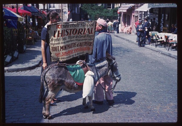 Στους δρόμους του Παρισιού το 1960