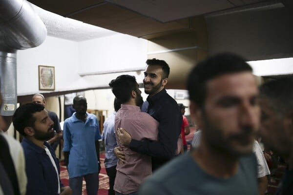 Οι Μουσουλμάνοι στην Αθήνα προσεύχονται για το Κουρμπάν Μπαϊράμ