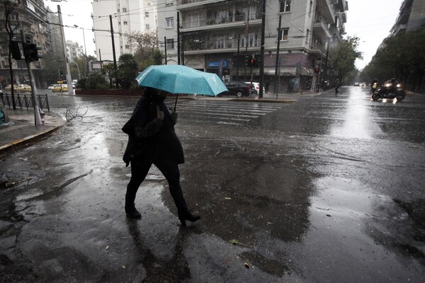Αλλάζει το σκηνικό του καιρού - Πού θα σημειωθούν βροχές και καταιγίδες