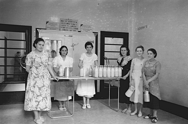 Perez de Rosas. Φωτογραφικό χρονικό της Βαρκελώνης (1931-1954).