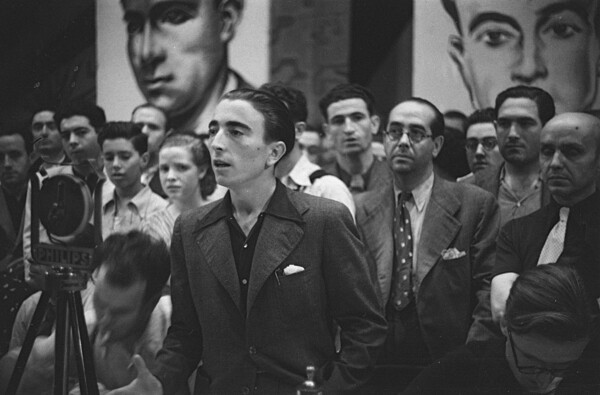 Perez de Rosas. Φωτογραφικό χρονικό της Βαρκελώνης (1931-1954).