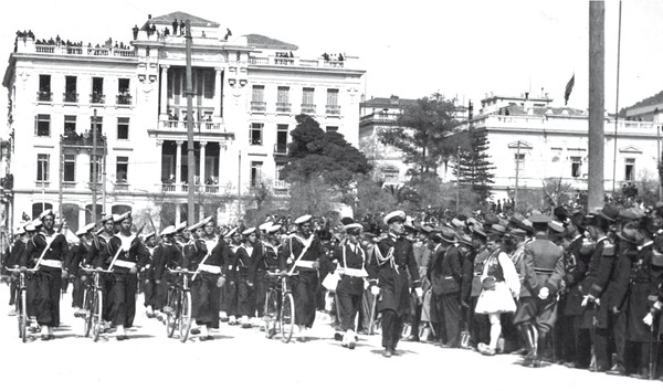 Οι πρώτοι έλληνες ποδηλάτες, οι ιστορίες τους και 45 ανέκδοτες φωτογραφίες