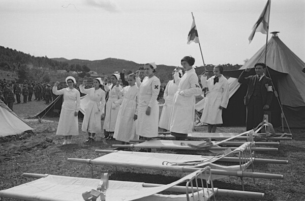 Perez de Rosas. Φωτογραφικό χρονικό της Βαρκελώνης (1931-1954).