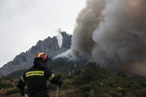 Υπό μερικό έλεγχο τέθηκε η πυρκαγιά στην Άνω Μέλπεια Μεσσηνίας