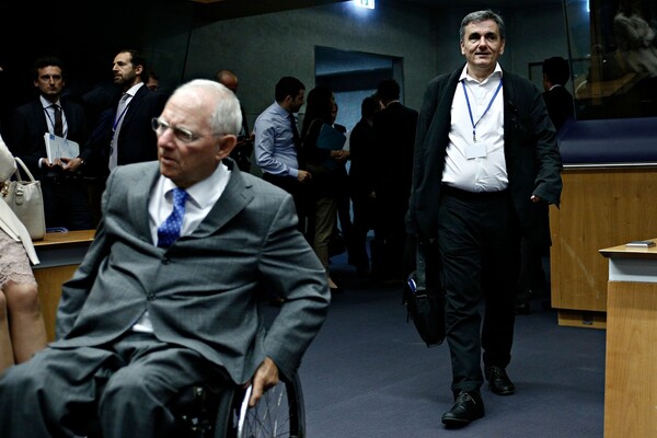 FAZ: Θα καθυστερήσει και πάλι η εκταμίευση της δόσης;