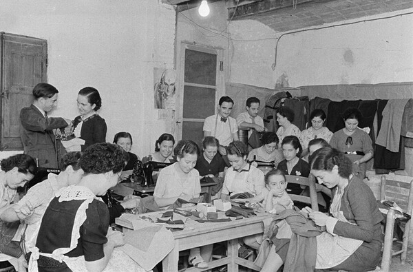 Perez de Rosas. Φωτογραφικό χρονικό της Βαρκελώνης (1931-1954).