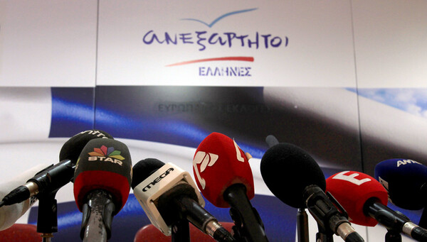 Οι ΑΝΕΛ χαρακτηρίζουν το Σταύρο Θεοδωράκη "ημιαγράμματο"