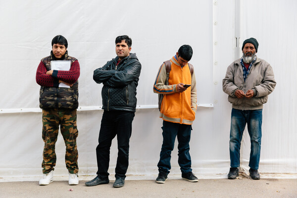 ΜΚΟ καταγγέλλουν πως οι αιτούντες άσυλο δυσκολεύονται στην έκδοση ΑΜΚΑ, ΑΦΜ και κάρτας ανεργίας