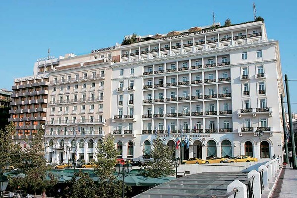 Το ιστορικό ξενοδοχείο King George περνάει πλέον στην ΛΑΜΨΑ