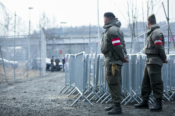 Η Βιέννη είναι έτοιμη να αναπτύξει τον στρατό στα σύνορα με την Ιταλία για τους μετανάστες