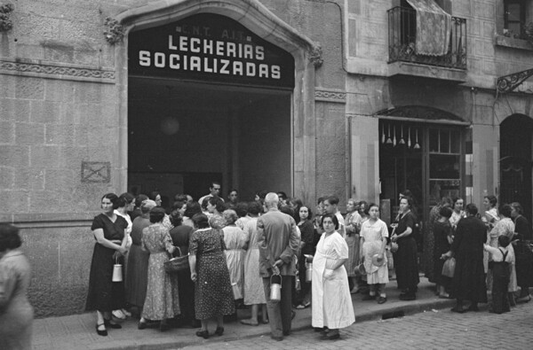 Perez de Rosas. Φωτογραφικό χρονικό της Βαρκελώνης (1931-1954).