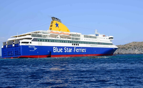 Αποκολλήθηκε πλήρως το Blue Star Patmos που είχε προσαράξει στο λιμάνι της Ίου