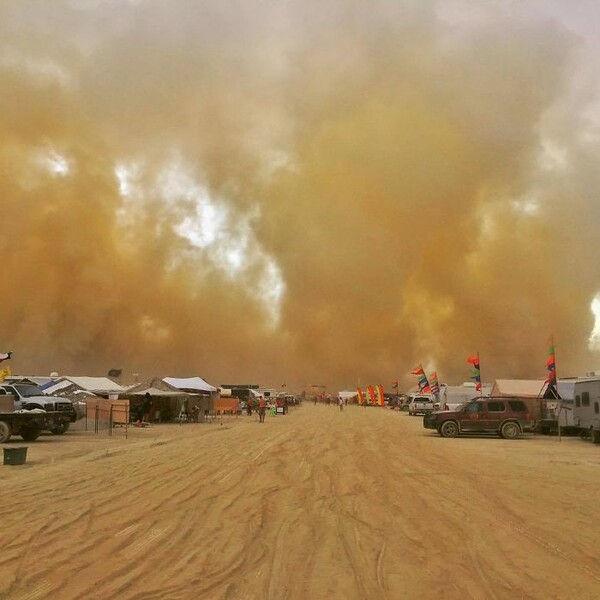 Burning Man 2017 - 60 φωτογραφίες από την δυστοπική μητρόπολη στην έρημο Νεβάδα