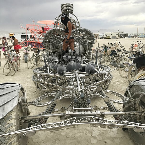 Burning Man 2017 - 60 φωτογραφίες από την δυστοπική μητρόπολη στην έρημο Νεβάδα